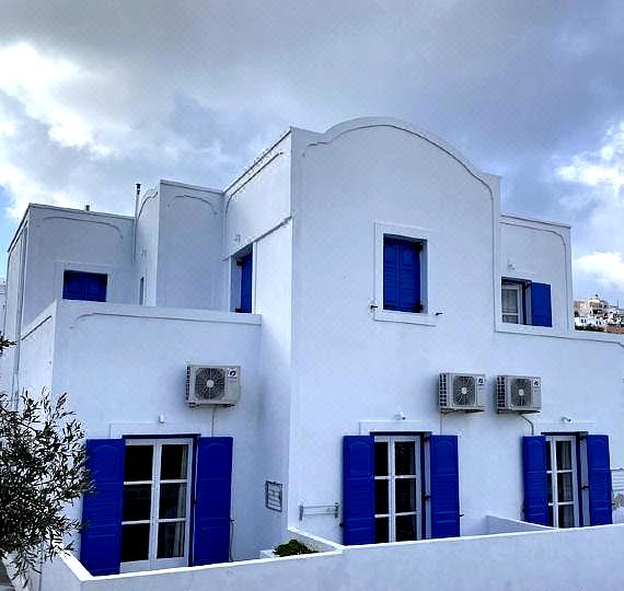 Fira Downtown Image 4